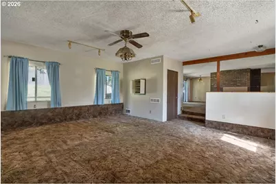 8621 SE Strawberry Ln, Milwaukie, OR 97267 - Photo 17