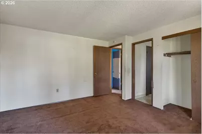 8621 SE Strawberry Ln, Milwaukie, OR 97267 - Photo 35