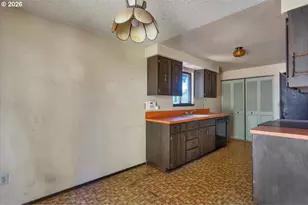 8621 SE Strawberry Ln, Milwaukie, OR 97267 - Photo 21