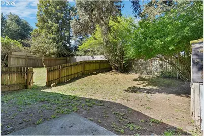 8621 SE Strawberry Ln, Milwaukie, OR 97267 - Photo 9