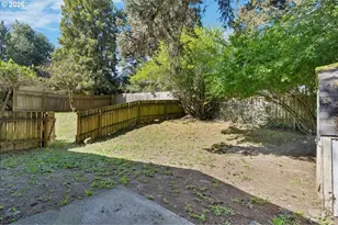 8621 SE Strawberry Ln, Milwaukie, OR 97267 - Photo 9