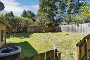 8621 SE Strawberry Ln, Milwaukie, OR 97267 - Photo 7
