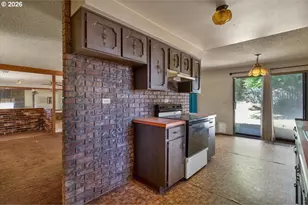 8621 SE Strawberry Ln, Milwaukie, OR 97267 - Photo 25