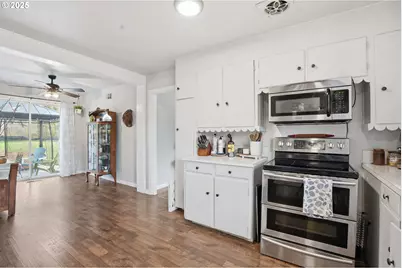 18085 SW Kinnaman Rd, Beaverton, OR 97078 - Photo 15