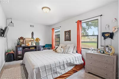 18085 SW Kinnaman Rd, Beaverton, OR 97078 - Photo 27