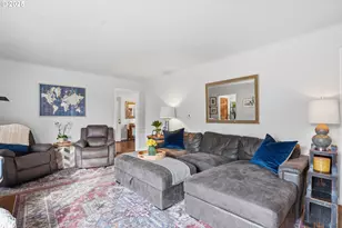 18085 SW Kinnaman Rd, Beaverton, OR 97078 - Photo 9