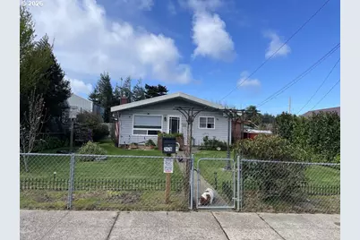 2478 Marion St, North Bend, OR 97459 - Photo 3