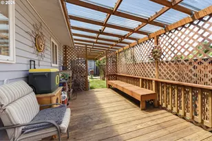 2478 Marion St, North Bend, OR 97459 - Photo 35