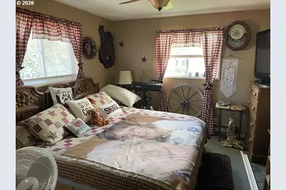 2478 Marion St, North Bend, OR 97459 - Photo 7