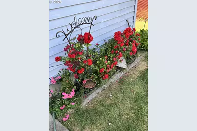 2478 Marion St, North Bend, OR 97459 - Photo 37