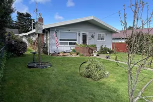 2478 Marion St, North Bend, OR 97459 - Photo 3