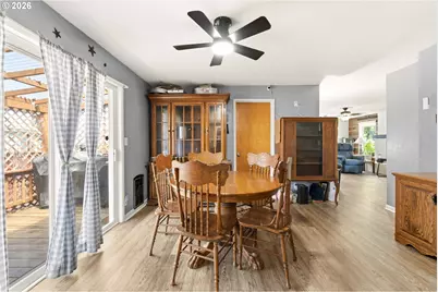 2478 Marion St, North Bend, OR 97459 - Photo 11