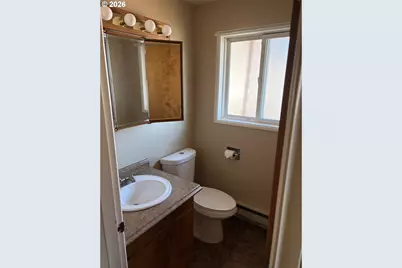 2478 Marion St, North Bend, OR 97459 - Photo 9