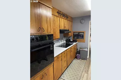 2478 Marion St, North Bend, OR 97459 - Photo 11