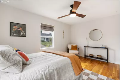 8913 SE Clay St, Portland, OR 97216 - Photo 17