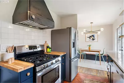 8913 SE Clay St, Portland, OR 97216 - Photo 13