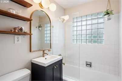 8913 SE Clay St, Portland, OR 97216 - Photo 15