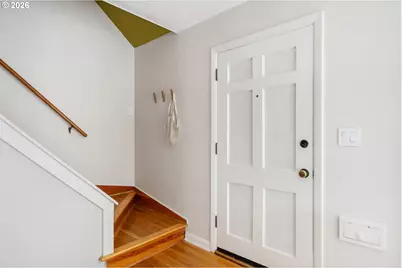 8913 SE Clay St, Portland, OR 97216 - Photo 3