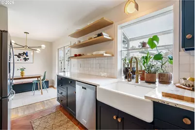 8913 SE Clay St, Portland, OR 97216 - Photo 11