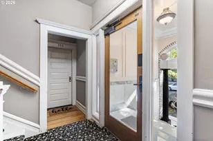2087 NW Overton St, Portland, OR 97209 - Photo 23