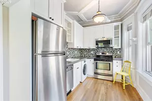 2087 NW Overton St, Portland, OR 97209 - Photo 11