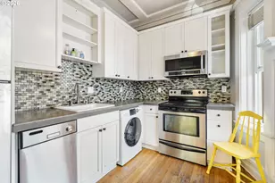 2087 NW Overton St, Portland, OR 97209 - Photo 13