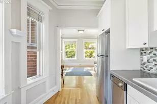 2087 NW Overton St, Portland, OR 97209 - Photo 15