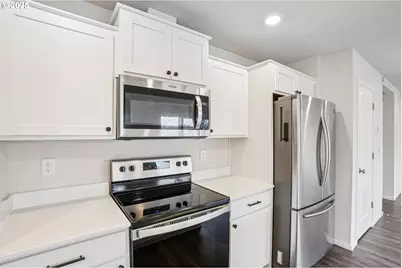 1302 W Larsen Dr, La Center, WA 98629 - Photo 11