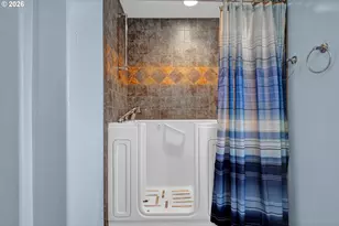 1200 E Central Ave, Sutherlin, OR 97479 - Photo 27