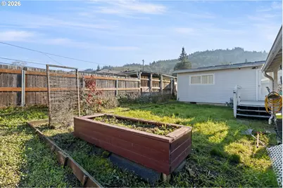2730 W Sanders Ave, Roseburg, OR 97471 - Photo 45