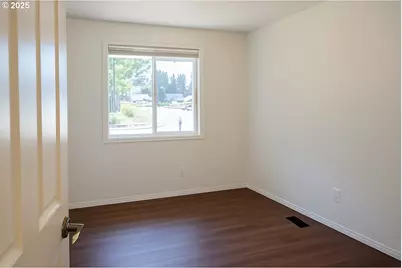 18695 SW Pike St, Beaverton, OR 97078 - Photo 9