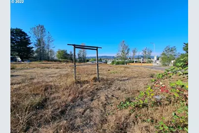 2075 NE 240th Ave, Wood Village, OR 97060 - Photo 1