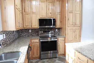 1903 Golden Way, The Dalles, OR 97058 - Photo 3