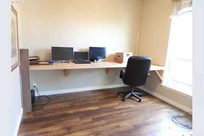 1903 Golden Way, The Dalles, OR 97058 - Photo 17