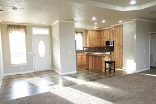 1903 Golden Way, The Dalles, OR 97058 - Photo 5