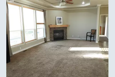 1903 Golden Way, The Dalles, OR 97058 - Photo 9