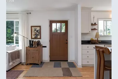 636 SE 68th Ave, Portland, OR 97215 - Photo 3
