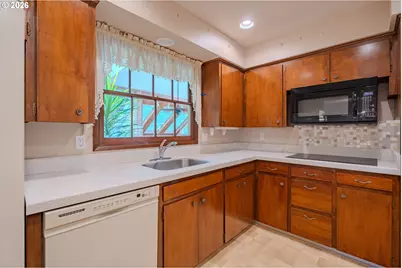 13490 NW Pettygrove St, Portland, OR 97229 - Photo 11