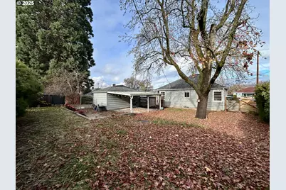 1532 E 10th St, The Dalles, OR 97058 - Photo 17