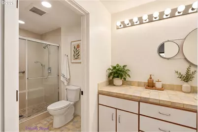 205 S Montgomery St #205, Portland, OR 97201 - Photo 27