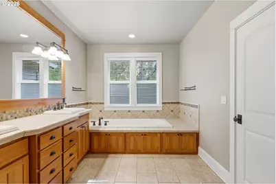 11498 SE Painted Hills Ct, Happy Valley, OR 97086 - Photo 23