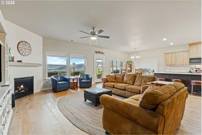 888 Medina Ave, Sutherlin, OR 97479 - Photo 7