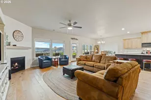 888 Medina Ave, Sutherlin, OR 97479 - Photo 7