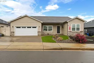 888 Medina Ave, Sutherlin, OR 97479 - Photo 1