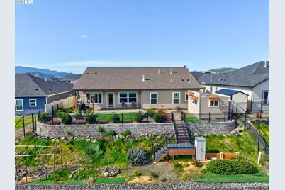 888 Medina Ave, Sutherlin, OR 97479 - Photo 3