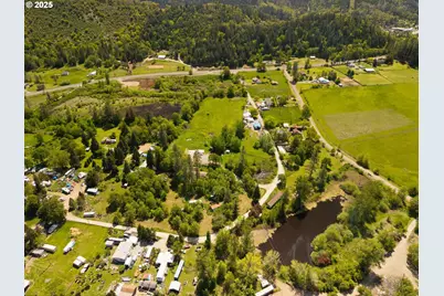 351 Pickett Ln, Canyonville, OR 97417 - Photo 11