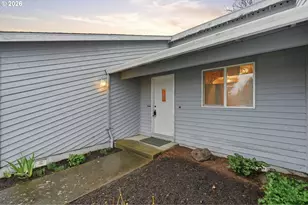 2461 SE Willow Dr, Hillsboro, OR 97123 - Photo 3