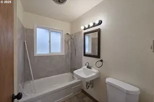 10323 NE 58th St, Vancouver, WA 98662 - Photo 7