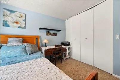 60 NE 23rd St, Gresham, OR 97030 - Photo 27