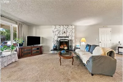 60 NE 23rd St, Gresham, OR 97030 - Photo 5